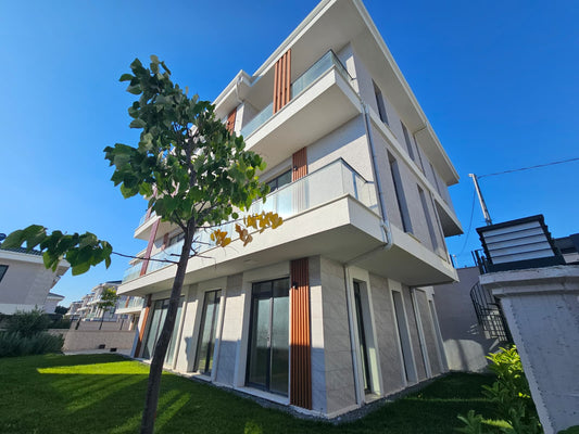 PANORAMIC SEA VIEW TRIPLEX VILLA