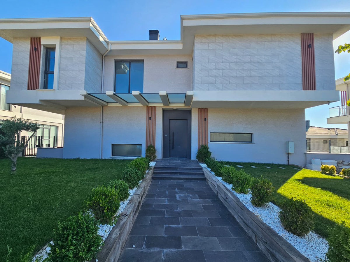 PANORAMIC SEA VIEW TRIPLEX VILLA